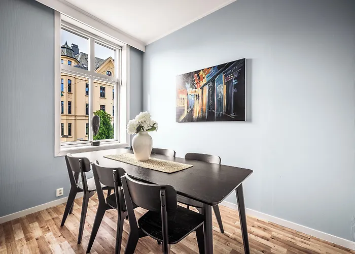 Apartament Floyen And *